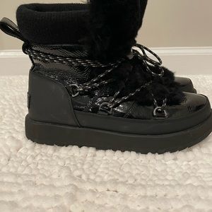 UGG HIGHLAND BLACK WATERPROOF PATENT LEATHER SNOWBOOTS SIZE 7.5, WOMEN (RARE!!!)
